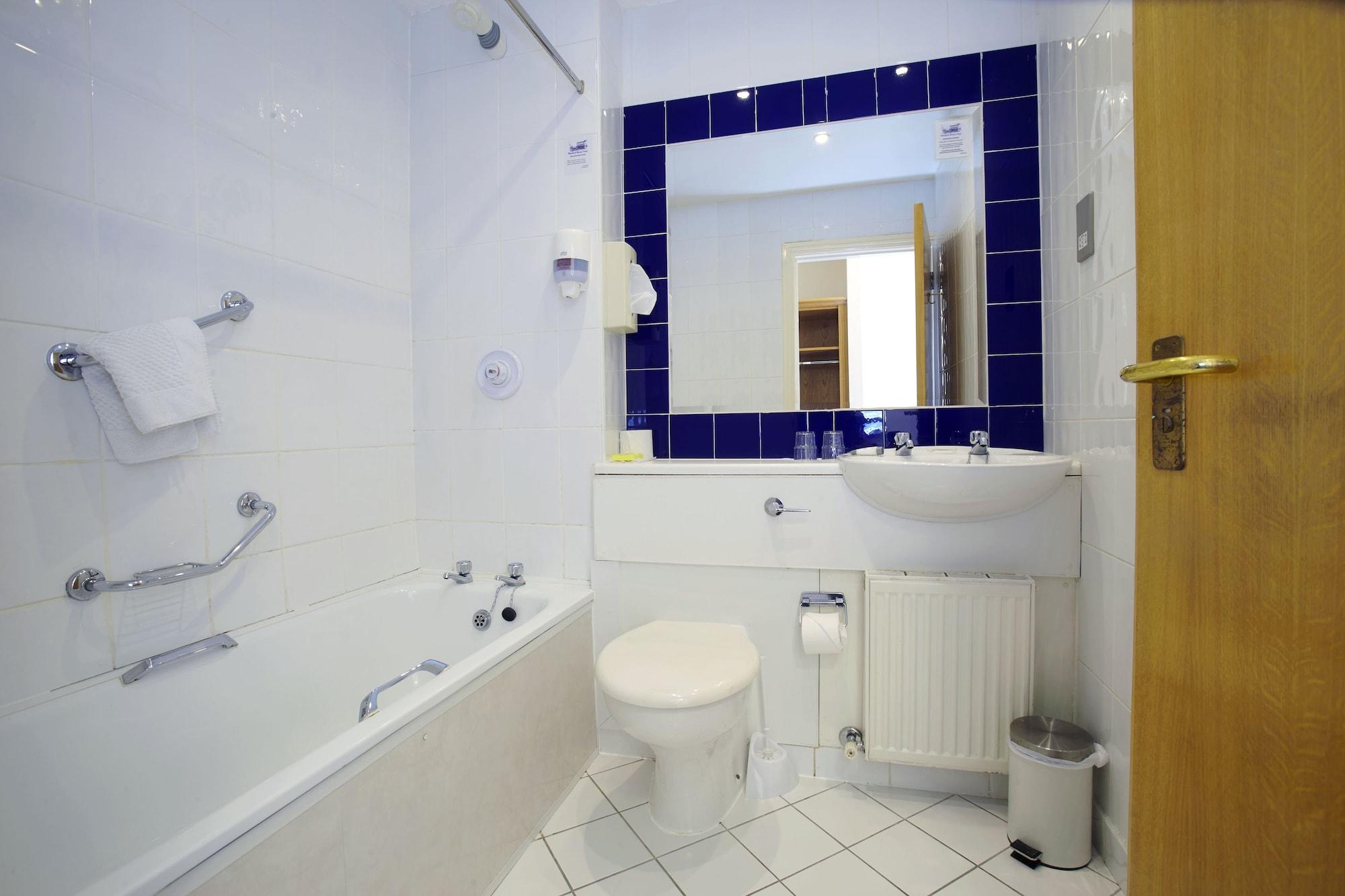 Marina Hotel 4*