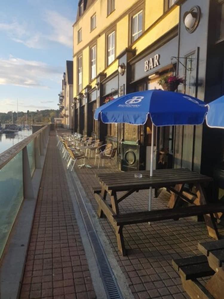 Marina Hotel 4*